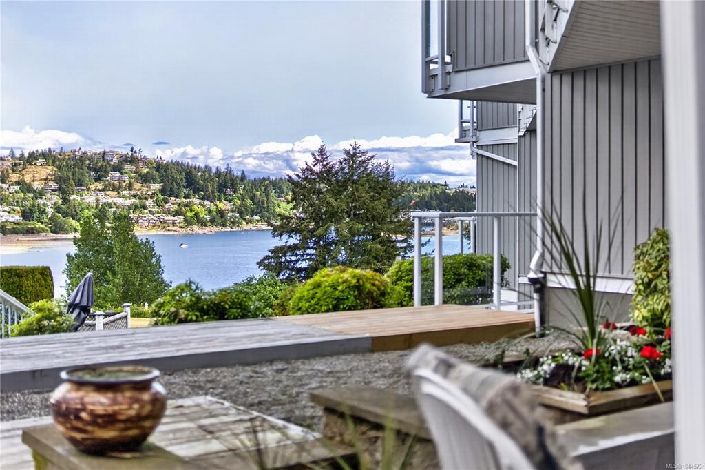 310-2560 Departure Bay Road, Nanaimo, BC, V9S 5P1