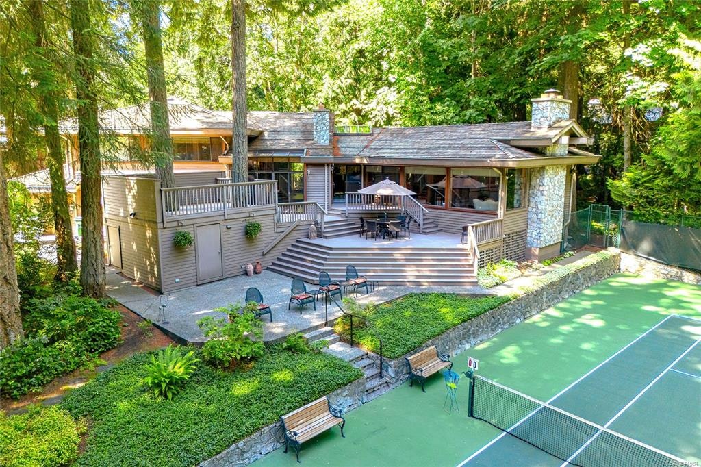 1015 Kentwood Place, Saanich, BC, V8Y 2R2