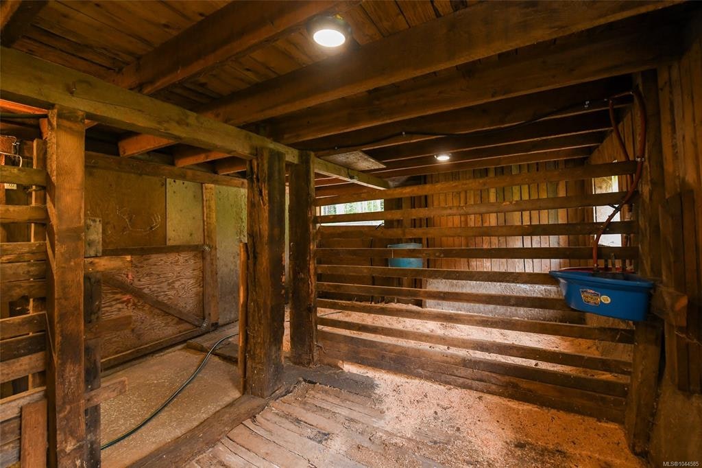 1258 Barr Drive, Black Creek, BC, V0R 2M0 - 93