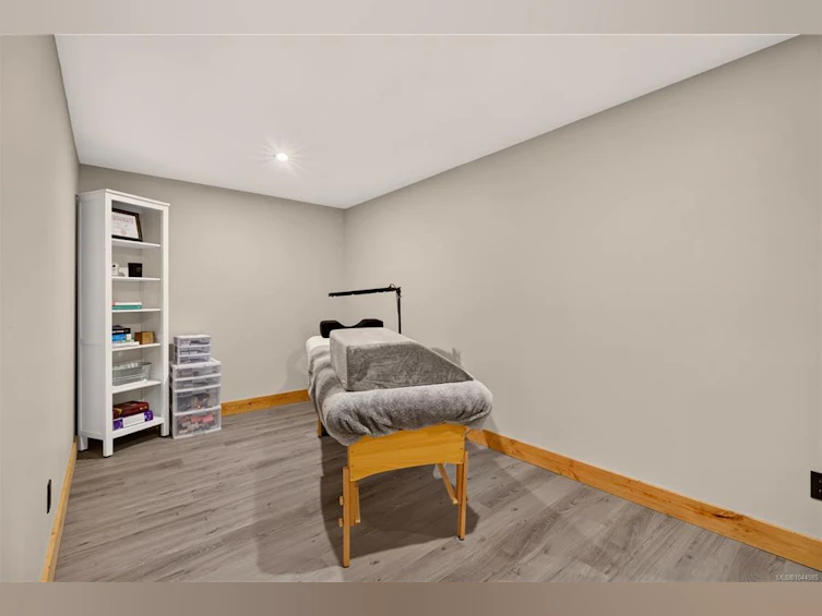 1258 Barr Drive, Black Creek, BC, V0R 2M0 - 85