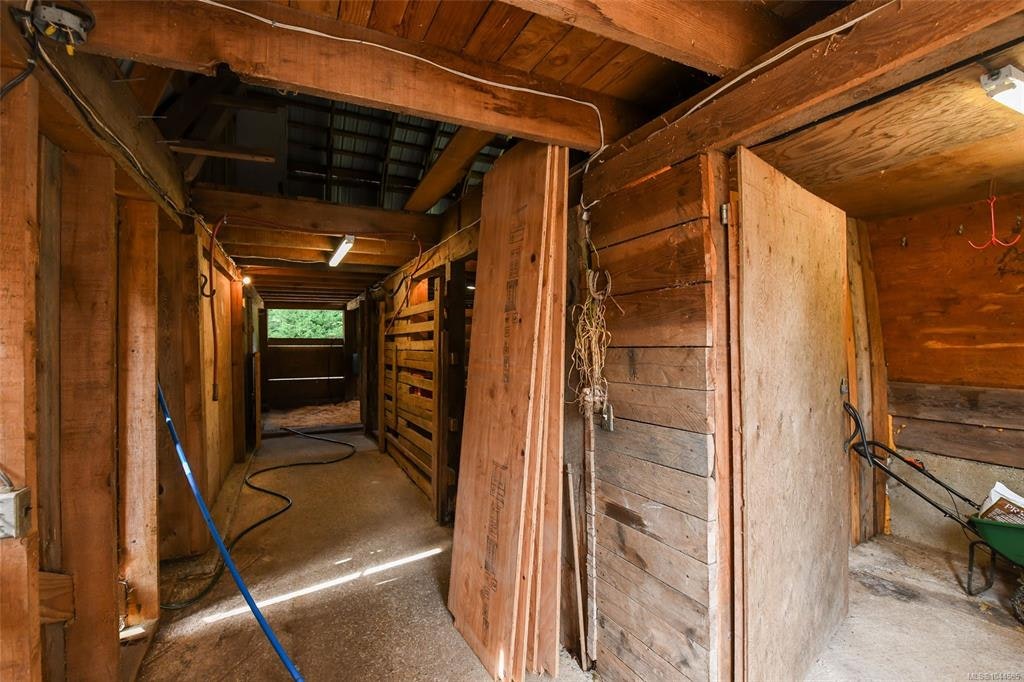 1258 Barr Drive, Black Creek, BC, V0R 2M0 - 95
