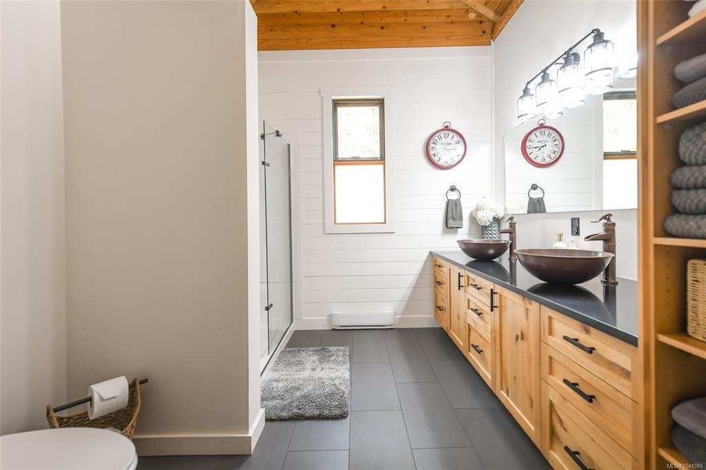 1258 Barr Drive, Black Creek, BC, V0R 2M0 - 75