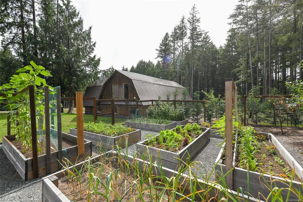 1258 Barr Drive, Black Creek, BC, V0R 2M0 - 20