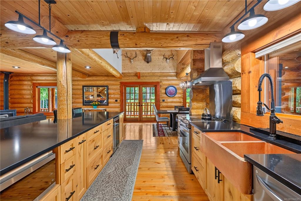 1258 Barr Drive, Black Creek, BC, V0R 2M0 - 33