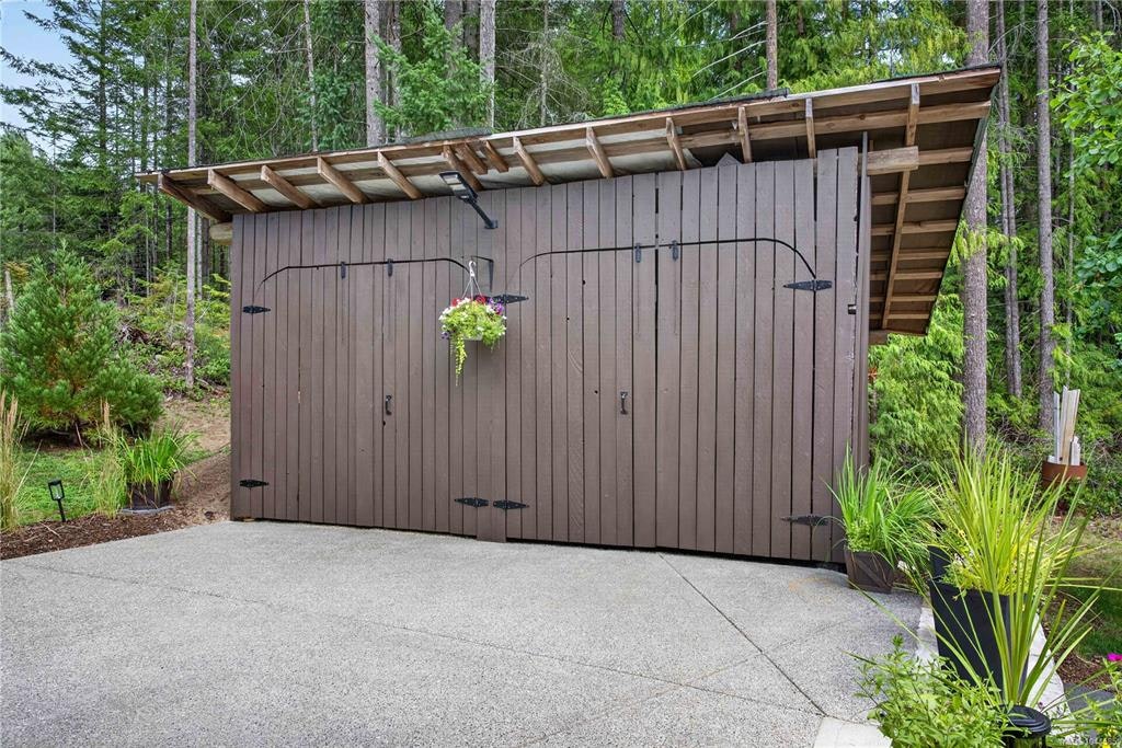 1258 Barr Drive, Black Creek, BC, V0R 2M0 - 14