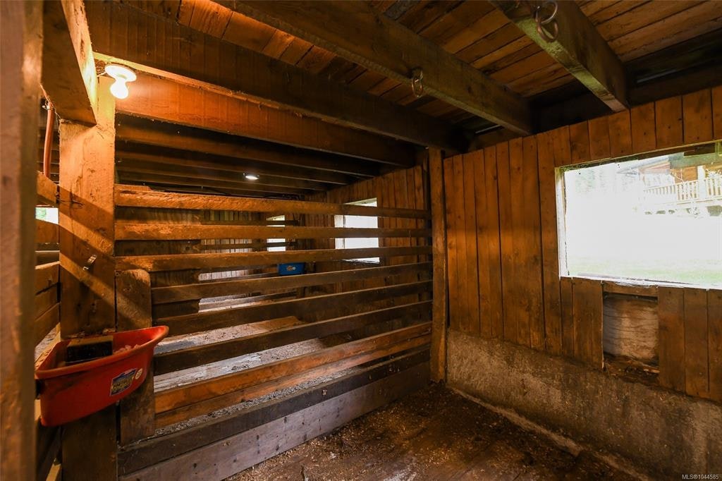 1258 Barr Drive, Black Creek, BC, V0R 2M0 - 94