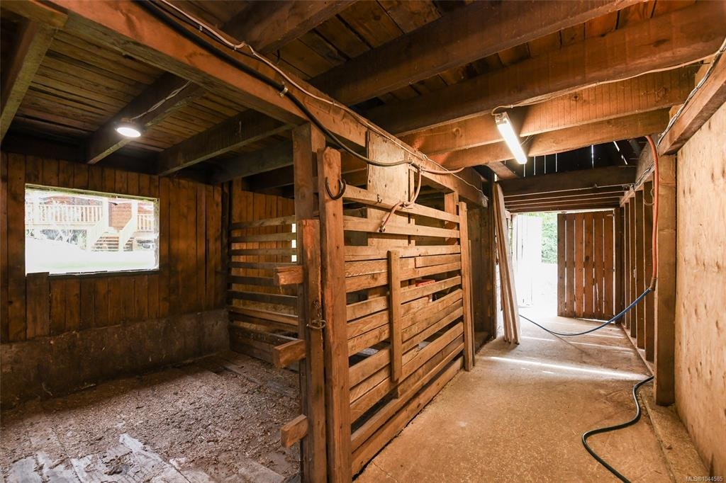 1258 Barr Drive, Black Creek, BC, V0R 2M0 - 91