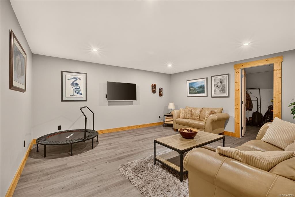 1258 Barr Drive, Black Creek, BC, V0R 2M0 - 79