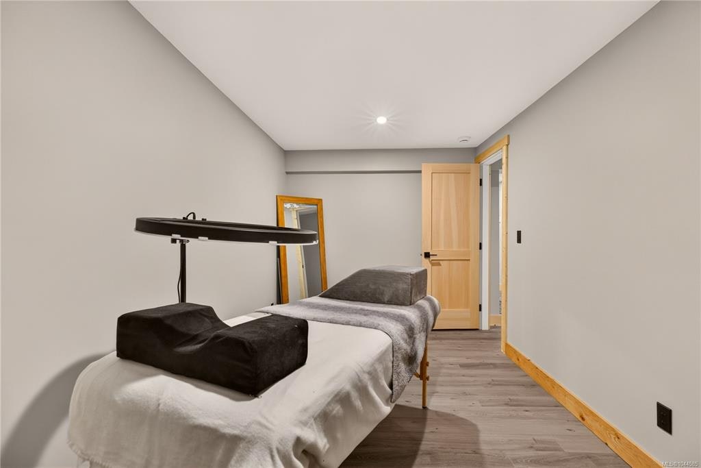 1258 Barr Drive, Black Creek, BC, V0R 2M0 - 86