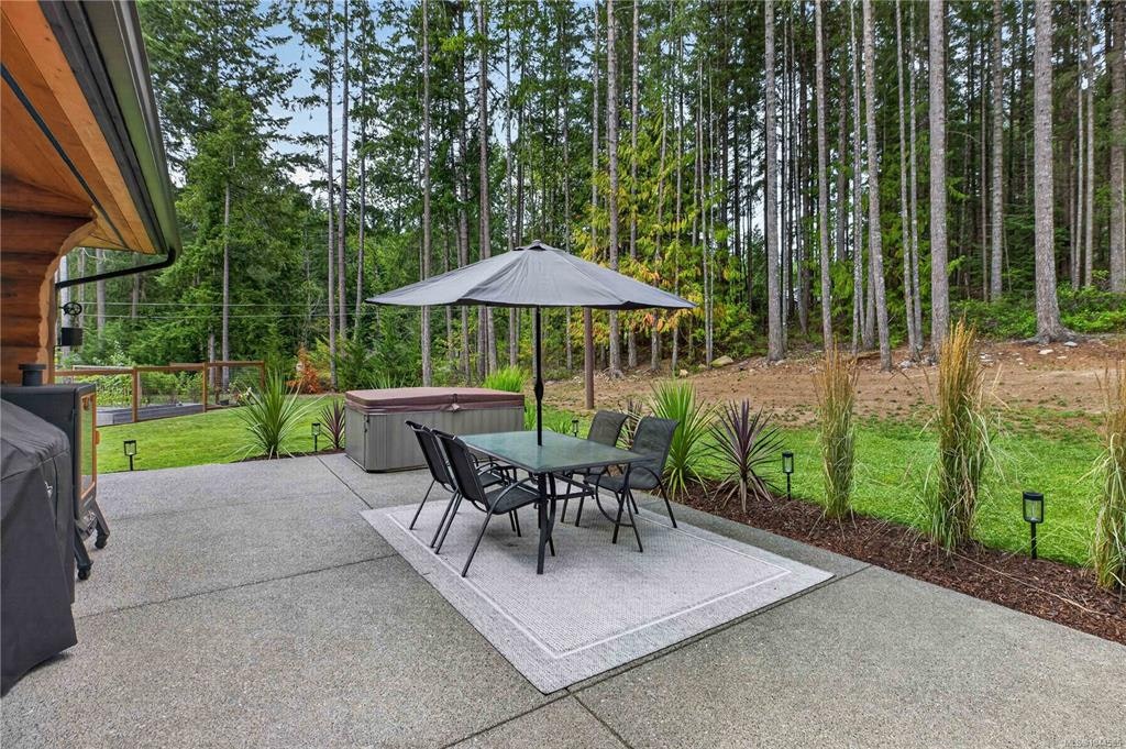 1258 Barr Drive, Black Creek, BC, V0R 2M0 - 12