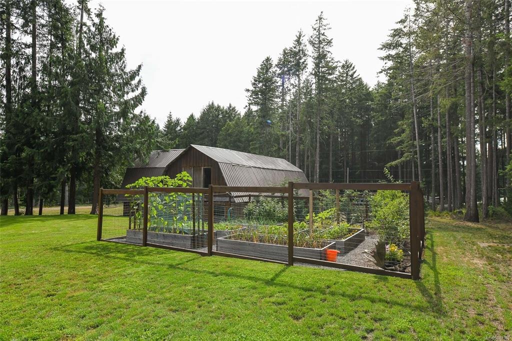 1258 Barr Drive, Black Creek, BC, V0R 2M0 - 19
