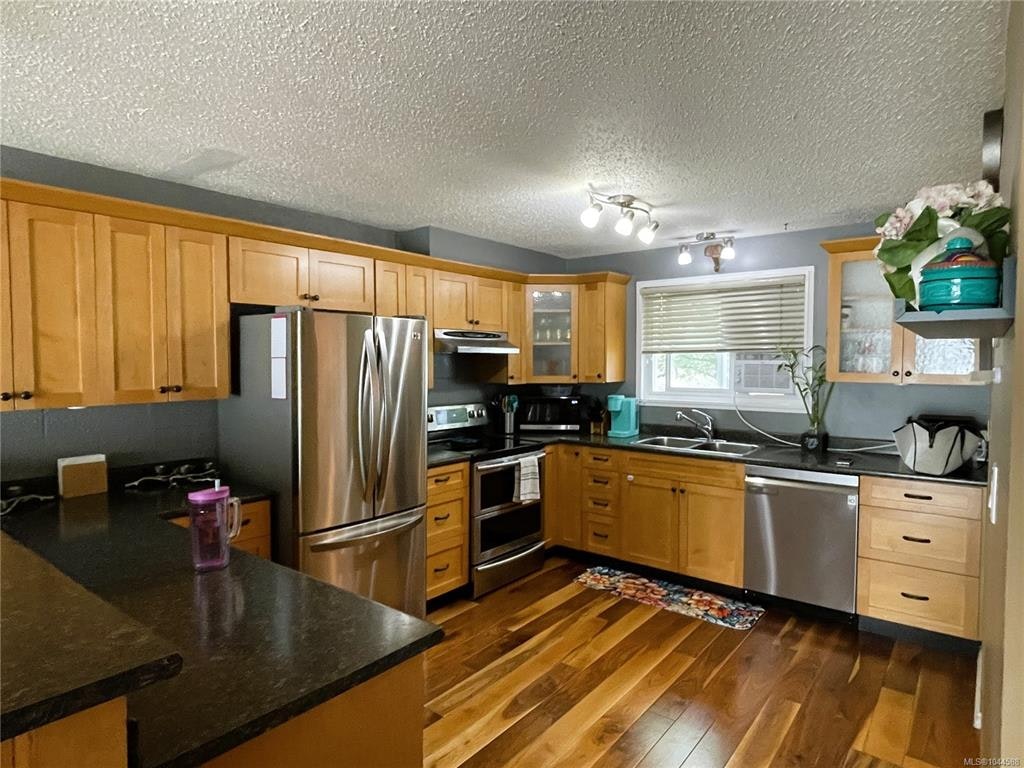 4251 8th Avenue - 3