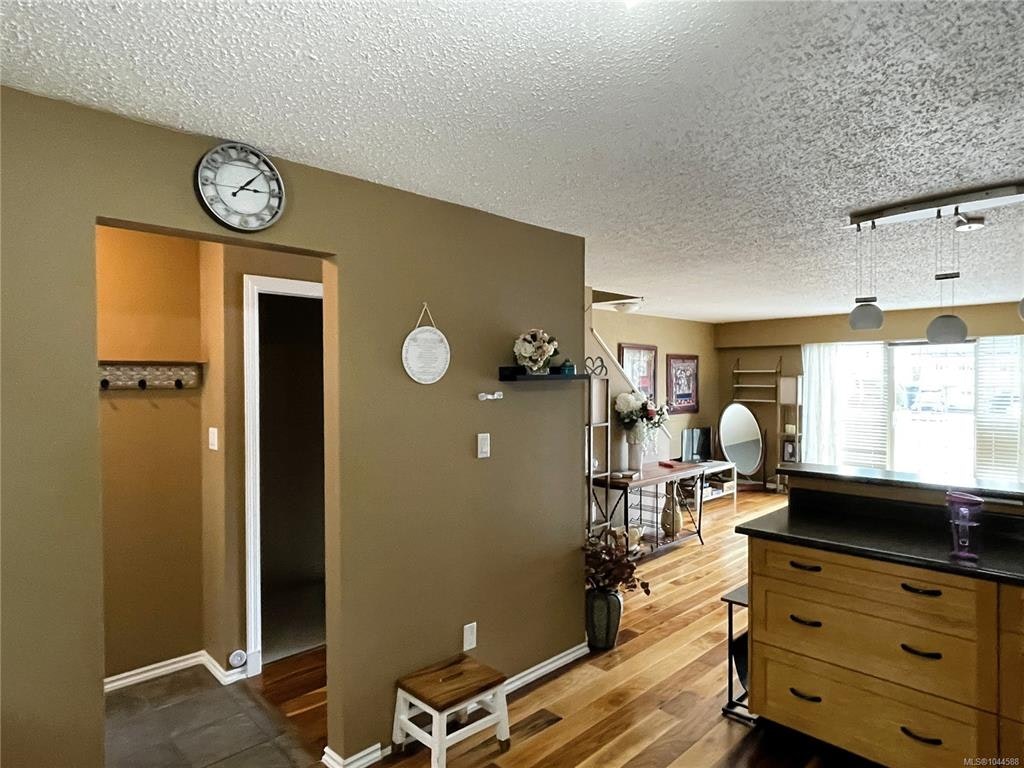 4251 8th Avenue - 5