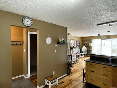 4251 8th Avenue - 5