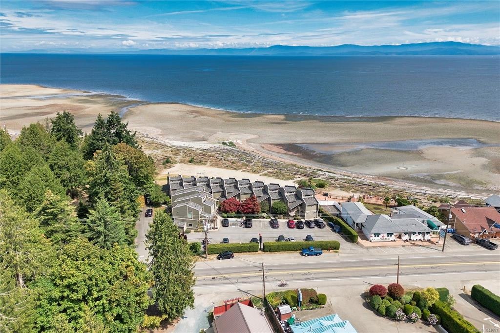 202-3295 W Island Highway, Qualicum Beach, BC, V9K 2C6