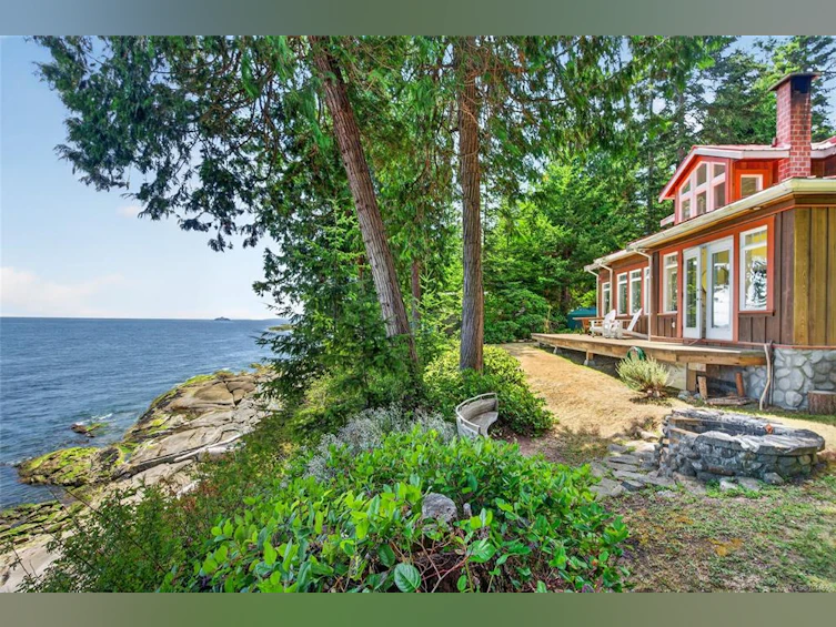 105 Island Park Drive, Galiano Island, BC, V0N 1P0 - 2