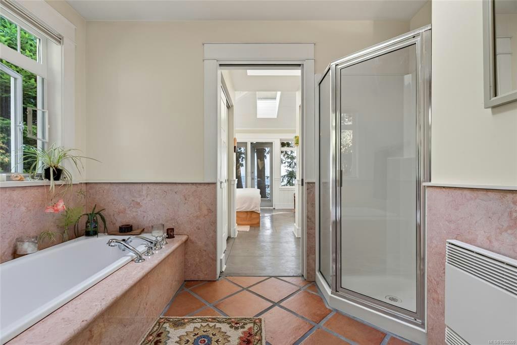 105 Island Park Drive, Galiano Island, BC, V0N 1P0 - 18