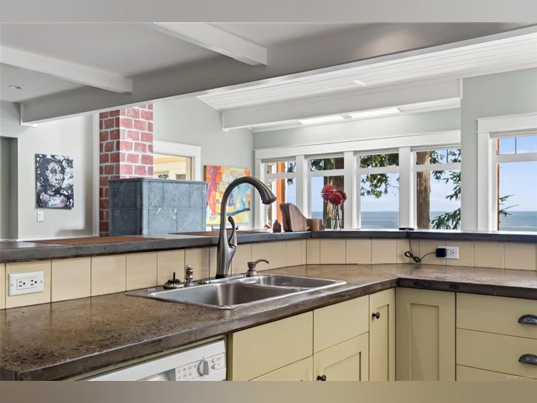 105 Island Park Drive, Galiano Island, BC, V0N 1P0 - 12