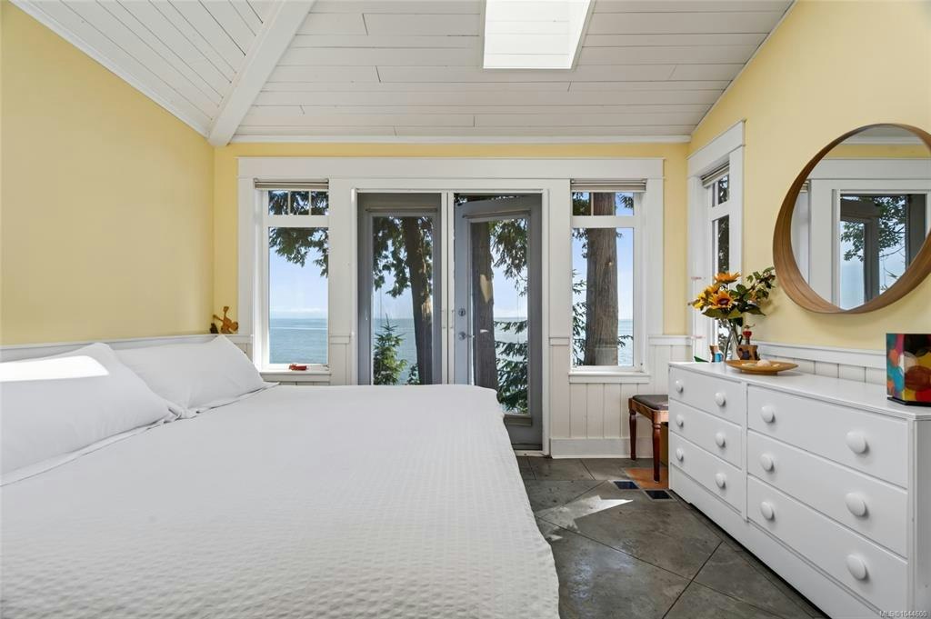 105 Island Park Drive, Galiano Island, BC, V0N 1P0 - 16