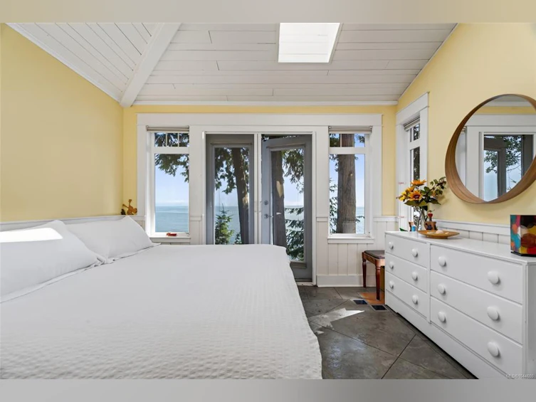 105 Island Park Drive, Galiano Island, BC, V0N 1P0 - 16