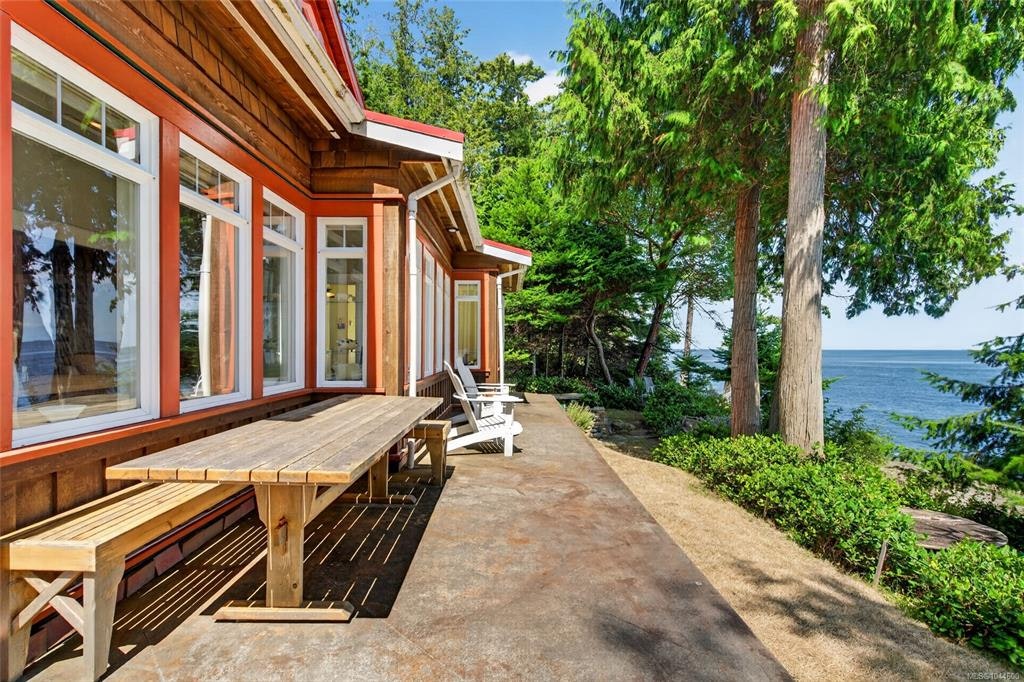 105 Island Park Drive, Galiano Island, BC, V0N 1P0 - 6