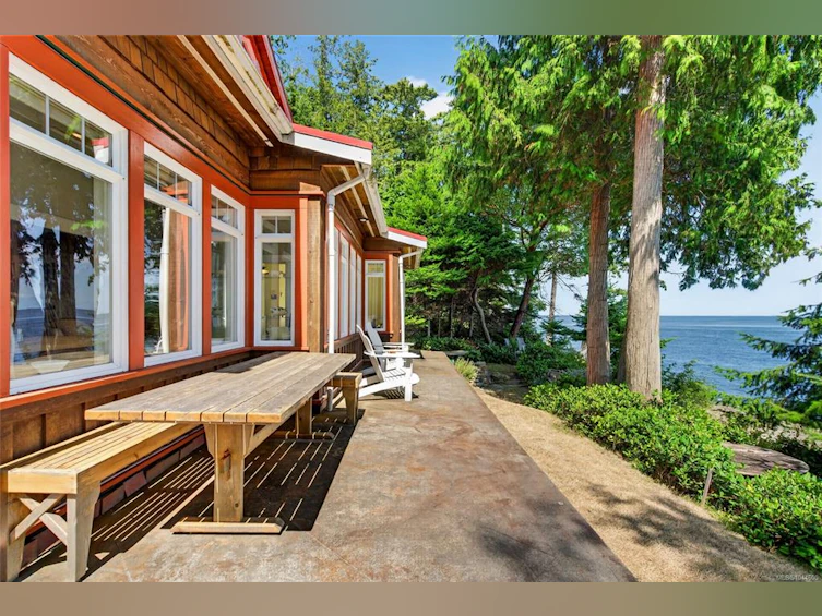 105 Island Park Drive, Galiano Island, BC, V0N 1P0 - 6
