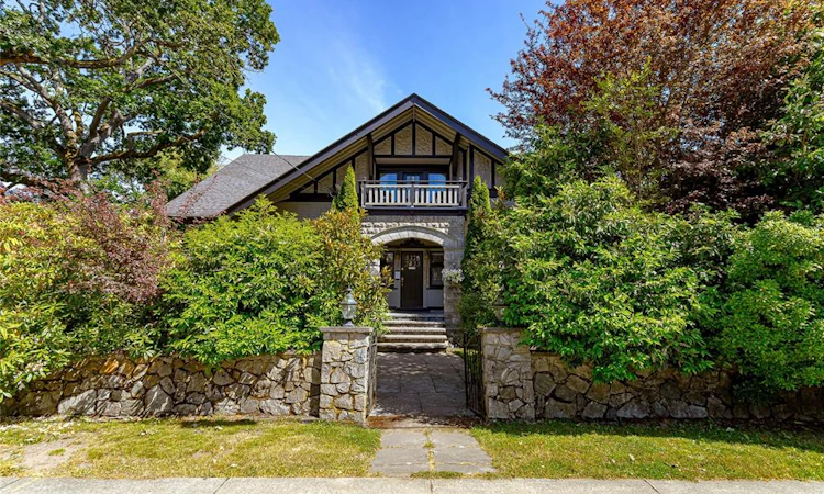 875 Richmond Road