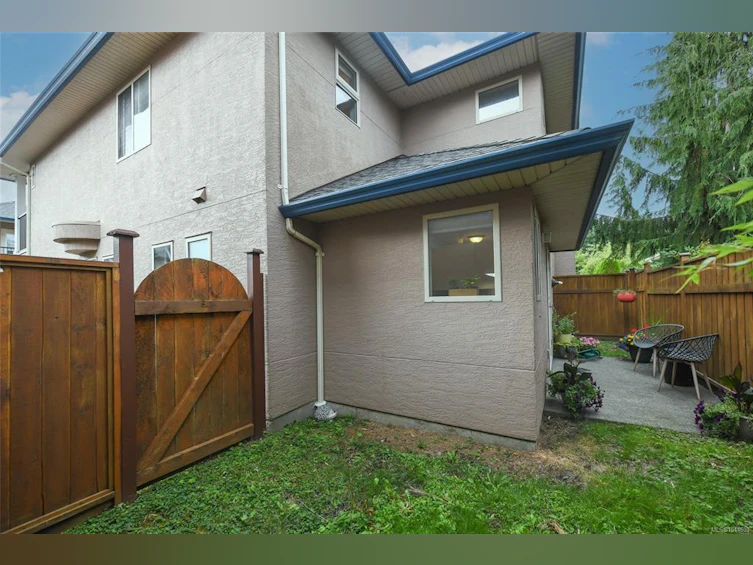 107-720 Aspen Road, Comox, BC, V9M 3Y4 - 3