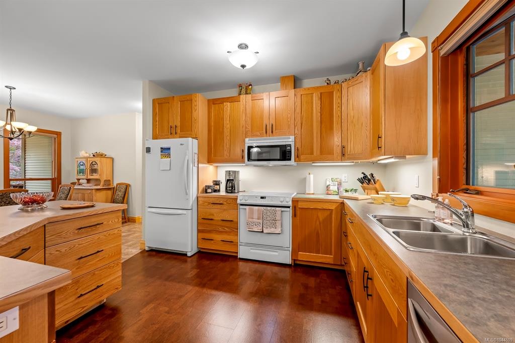 307 Bates Drive - 4