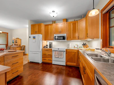 307 Bates Drive - 4