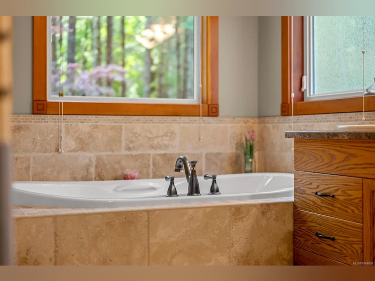 307 Bates Drive, Fanny Bay, BC, V0R 1W0 - 31
