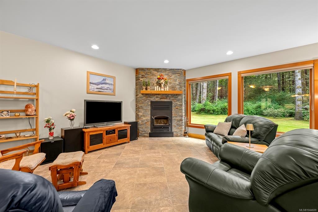 307 Bates Drive, Fanny Bay, BC, V0R 1W0 - 20