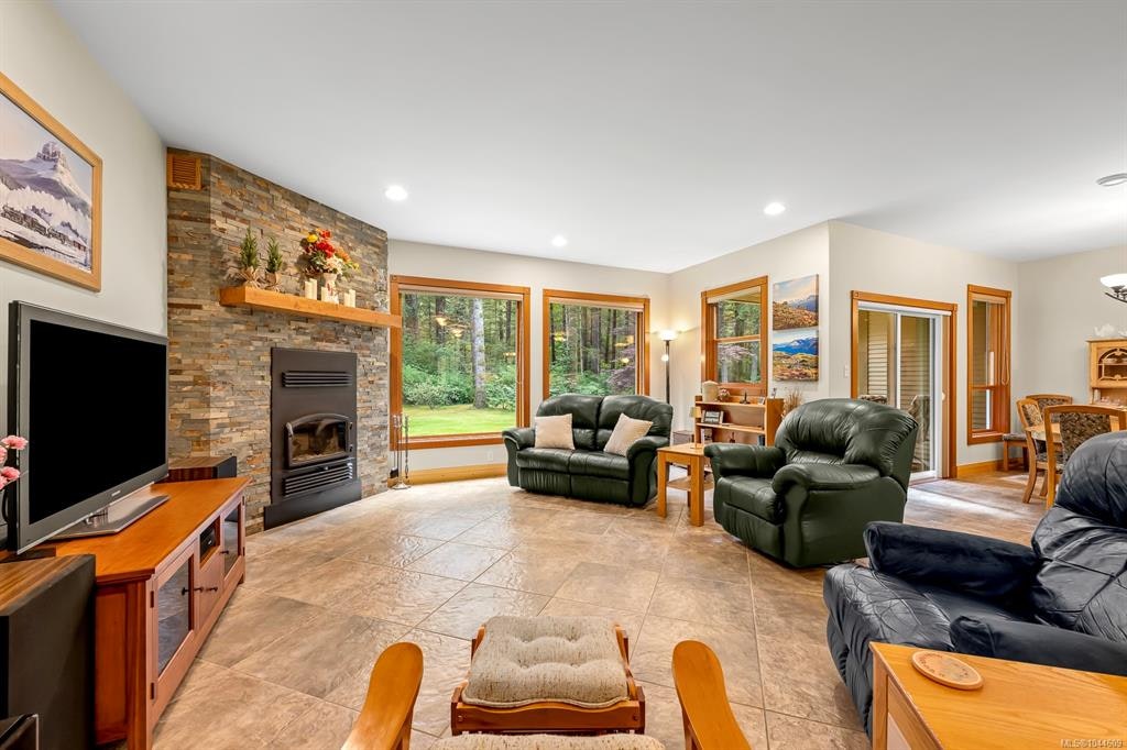 307 Bates Drive, Fanny Bay, BC, V0R 1W0 - 21