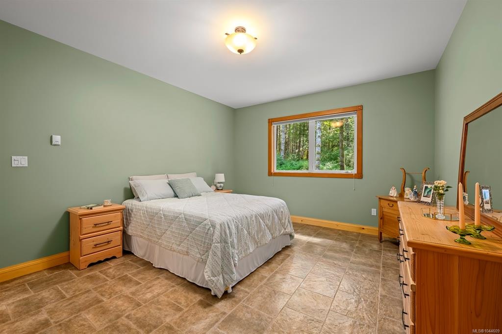 307 Bates Drive, Fanny Bay, BC, V0R 1W0 - 7