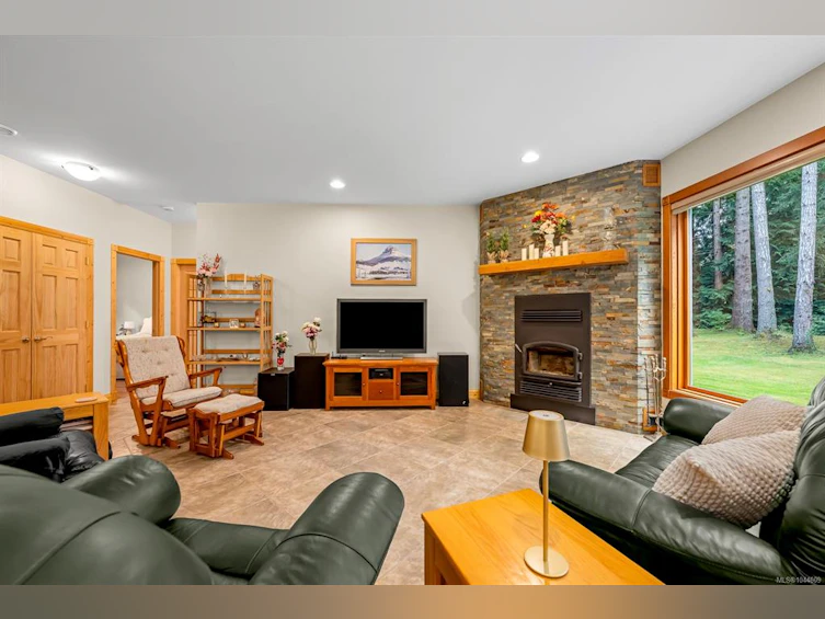 307 Bates Drive, Fanny Bay, BC, V0R 1W0 - 22