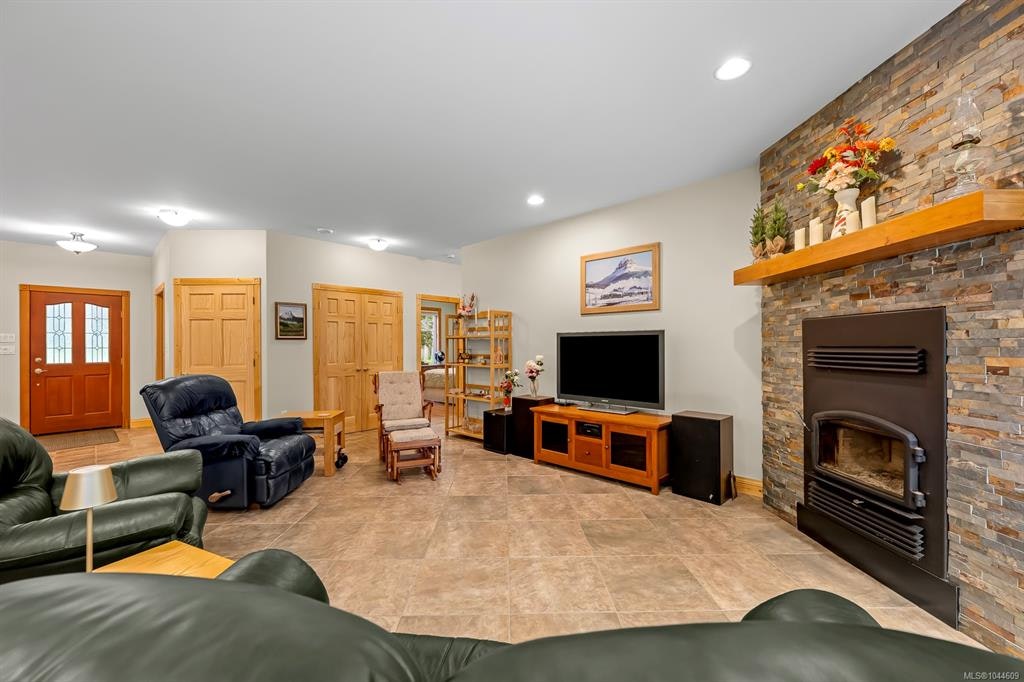 307 Bates Drive, Fanny Bay, BC, V0R 1W0 - 23