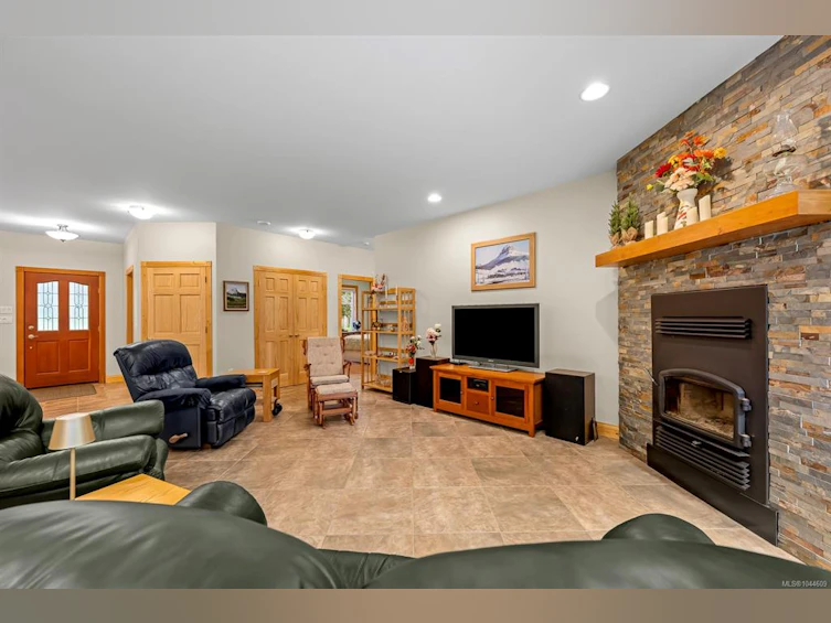 307 Bates Drive, Fanny Bay, BC, V0R 1W0 - 23