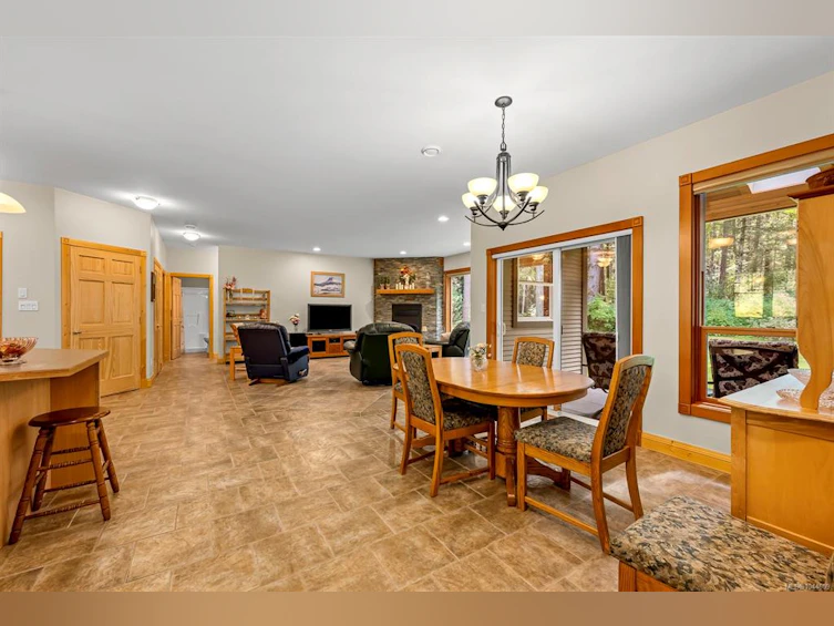 307 Bates Drive, Fanny Bay, BC, V0R 1W0 - 28