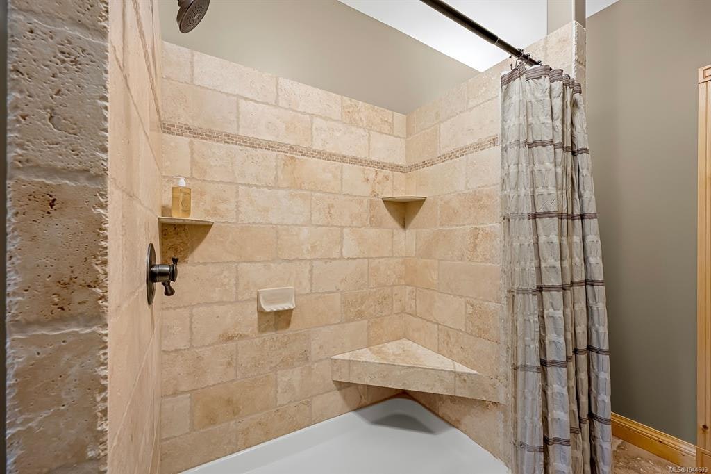 307 Bates Drive, Fanny Bay, BC, V0R 1W0 - 10