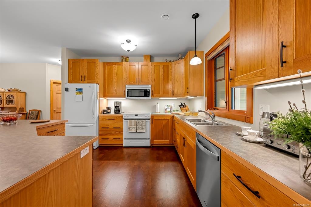 307 Bates Drive, Fanny Bay, BC, V0R 1W0 - 26