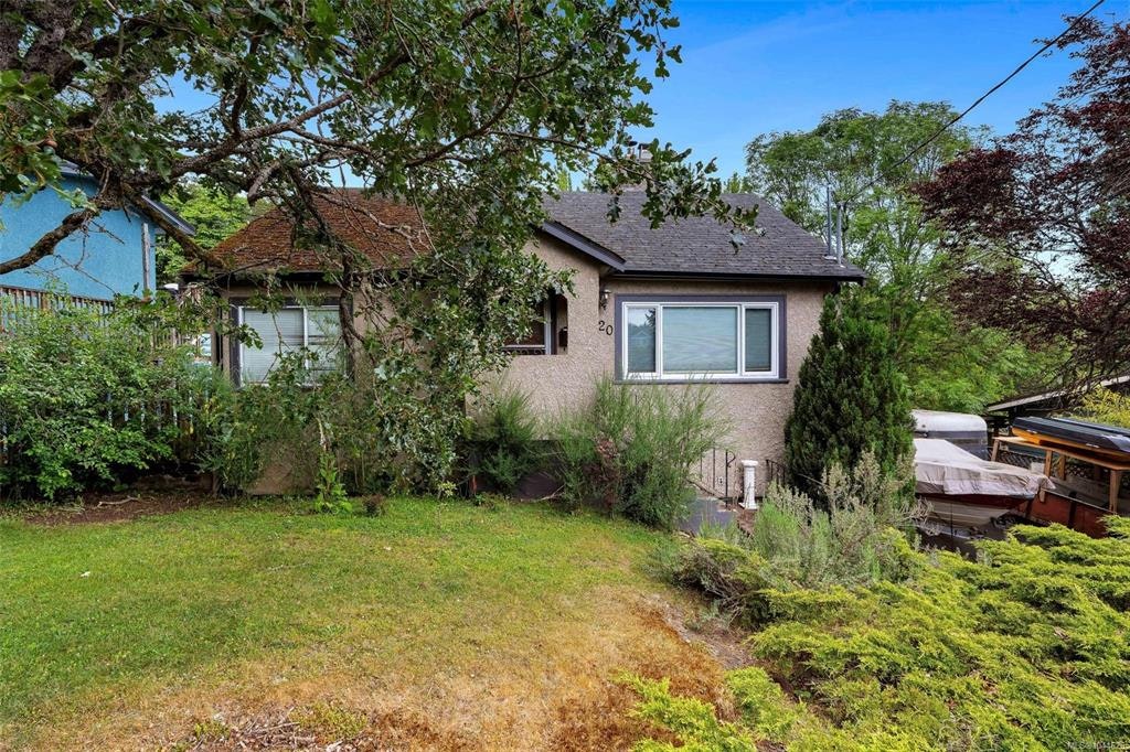920 Jasmine Avenue, Saanich, BC, V8Z 2P2