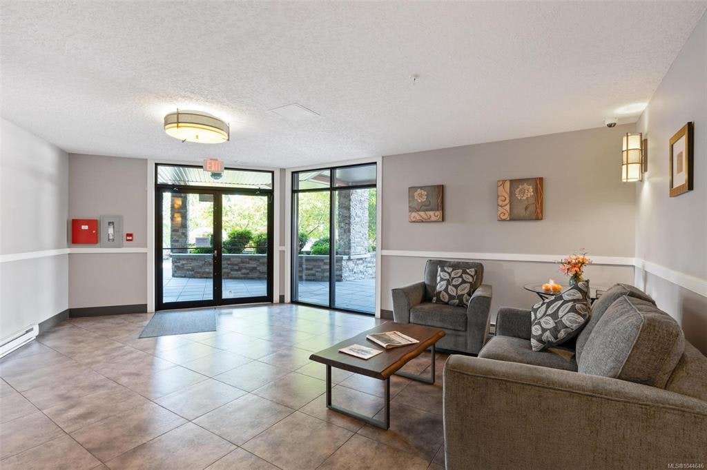 101-4529 West Saanich Road, Saanich, BC, V8Z 3G3 - 16