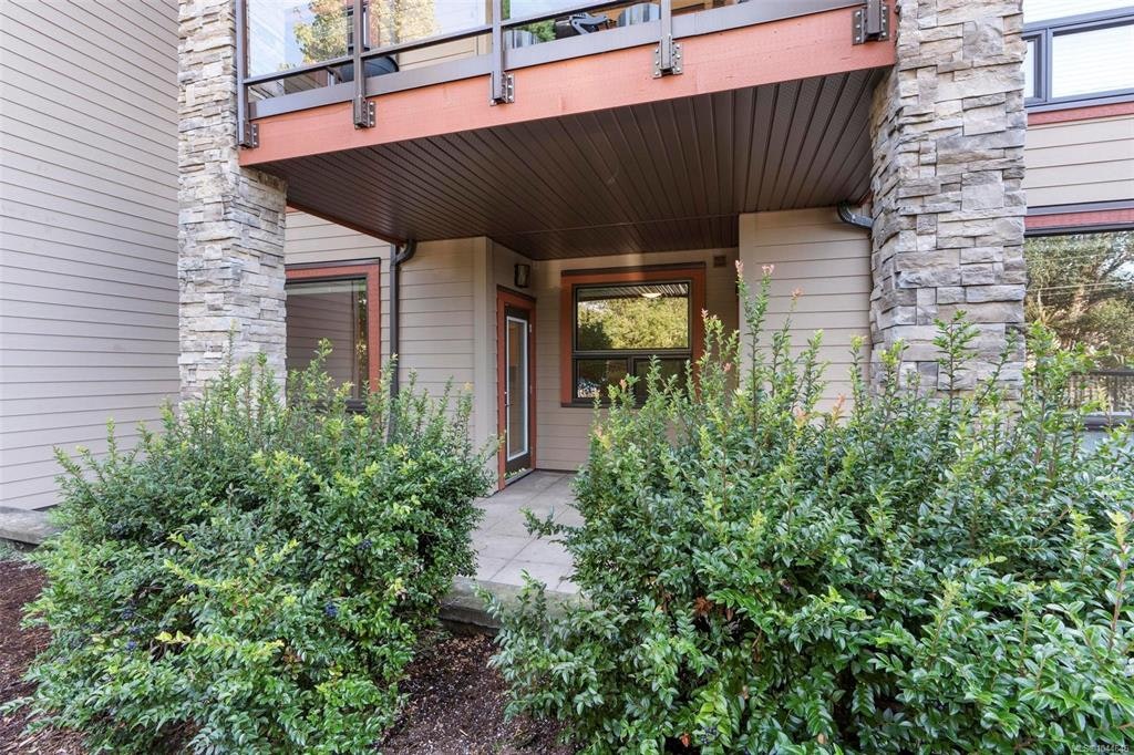 101-4529 West Saanich Road - 4