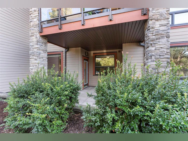 101-4529 West Saanich Road, Saanich, BC, V8Z 3G3 - 4