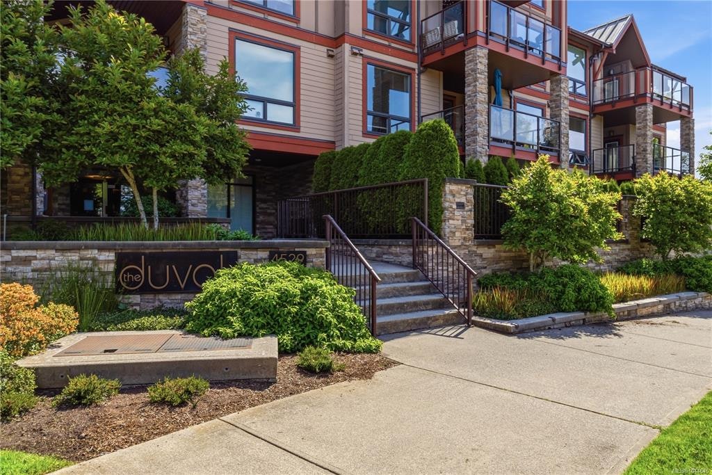 101-4529 West Saanich Road - 2