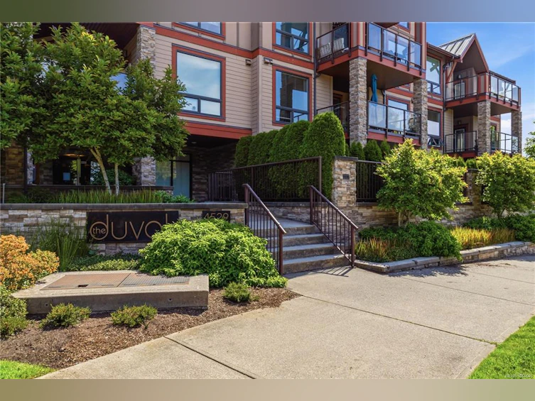 101-4529 West Saanich Road, Saanich, BC, V8Z 3G3 - 2
