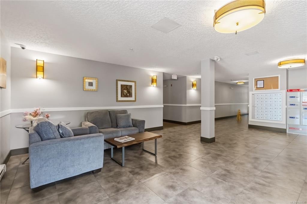 101-4529 West Saanich Road, Saanich, BC, V8Z 3G3 - 17