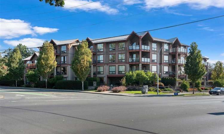 101-4529 West Saanich Road