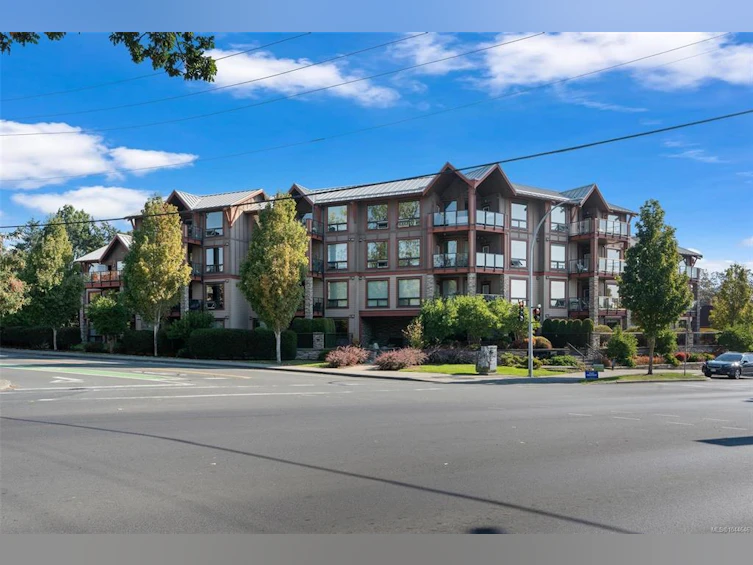 101-4529 West Saanich Road, Saanich, BC, V8Z 3G3