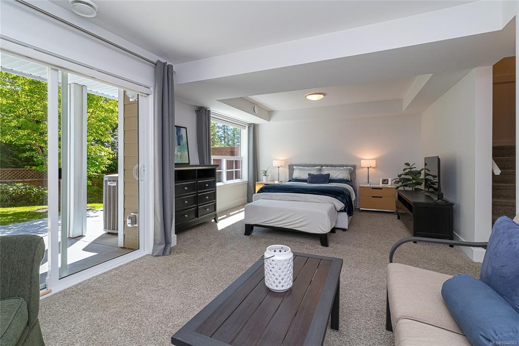 2-1649 Lloyd Place, View Royal, BC, V9C 0E5